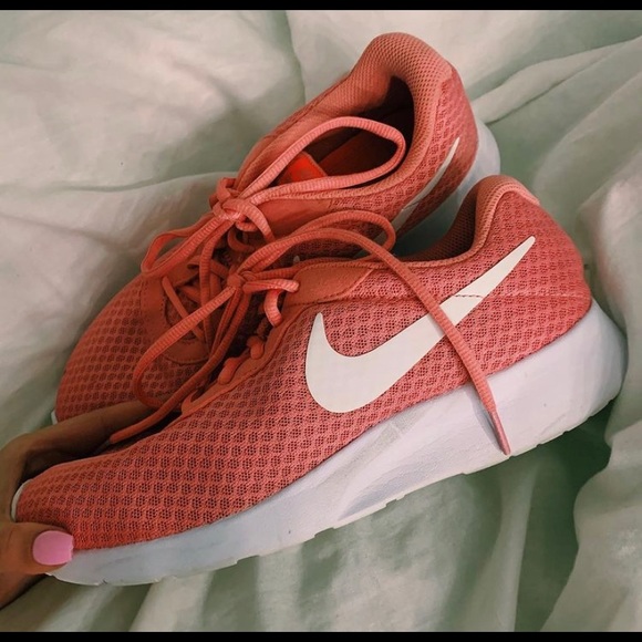 Nike sneakers - Picture 2 of 2